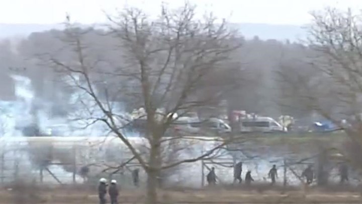 Νέα επεισόδια στις Καστανιές: Επίθεση μεταναστών στις Ελληνικές δυνάμεις ασφαλείας