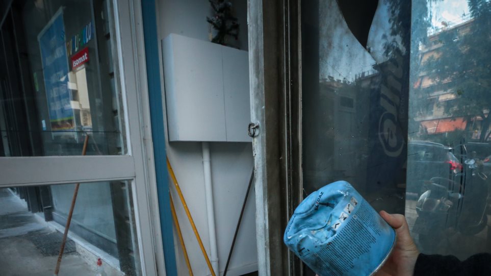 Επίθεση με γκαζάκια στο σπίτι του Θάνου Τζήμερου