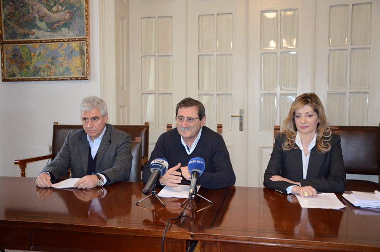 Δήμαρχος Πατρέων: "Δεν πρέπει να ξεχνάμε ότι ο πανικός είναι ο χειρότερος σύμβουλος" - Ενημέρωση του Κ. Πελετίδη για τον κορονοϊό