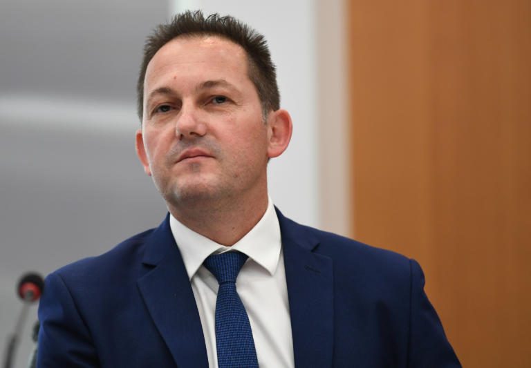 Στ. Πέτσας: Προς απαγόρευση συναθροίσεων άνω των 10 ατόμων