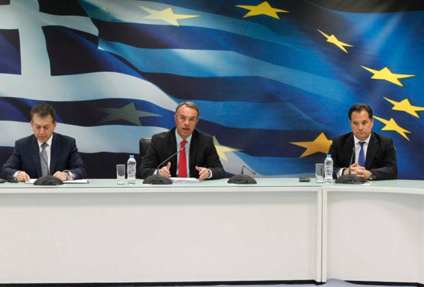 Μέτρα για κορονοϊό: Σε 1,7 εκατ. μισθωτούς το επίδομα των 800 ευρώ - Όλο το πακέτο των νέων μέτρων