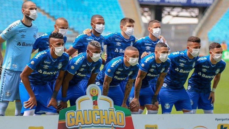 Βέλγος επιδημιολόγος πρότεινε να παίζουν οι ποδοσφαιριστές φορώντας μάσκες!