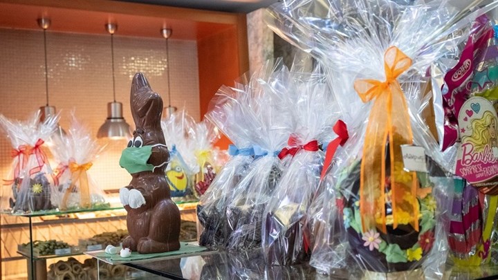 Ποιες ώρες θα είναι ανοιχτά τα καταστήματα σήμερα και το Μεγάλο Σάββατο