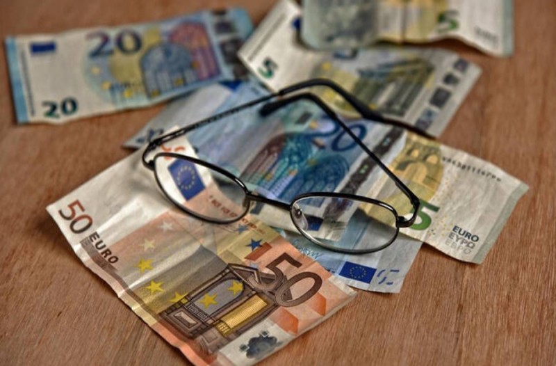 Από σήμερα πληρώνονται οι συντάξεις Μαΐου - Δείτε ποιοι θα έχετε χρήματα στους λογαριασμούς σας - Ημερομηνίες πληρωμής