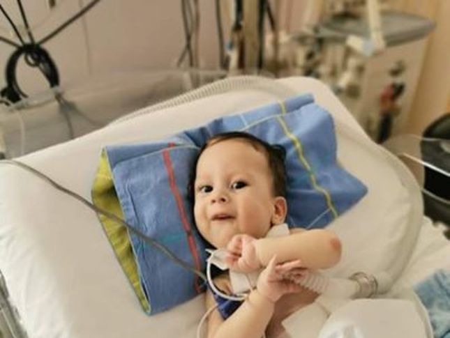 Πάτρα - Γονείς μικρού Ηλία - Στυλιανού: "Είναι χαρούμενος, σαν να κατάλαβε πως γίνεται αγώνας για αυτόν"