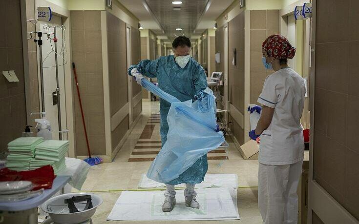 Κορονοϊός: 585 νέοι θάνατοι στην Ισπανία – Συνολικά πάνω από 19.400