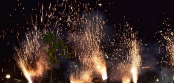 Αγρίνιο: Άναψαν και φέτος τα χαλκούνια