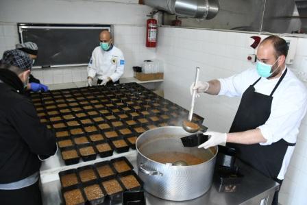 Πάτρα: Η κουζίνα του Κοινωνικού Τομέα μαγειρεύει για όσους έχουν ανάγκη - Τι πρέπει να κάνουν οι ενδιαφερόμενοι -ΦΩΤΟ - ΒΙΝΤΕΟ