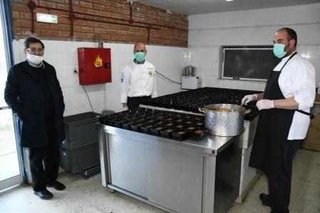 Πάτρα: Η κουζίνα του Κοινωνικού Τομέα μαγειρεύει για όσους έχουν ανάγκη - Τι πρέπει να κάνουν οι ενδιαφερόμενοι -ΦΩΤΟ - ΒΙΝΤΕΟ