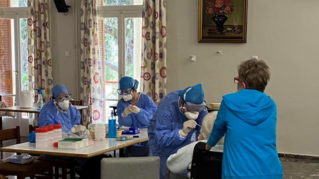 Κορονοϊός: Θετικοί οι 12 από τους 122 που εξετάστηκαν στο γηροκομείο της Ν. Μάκρης