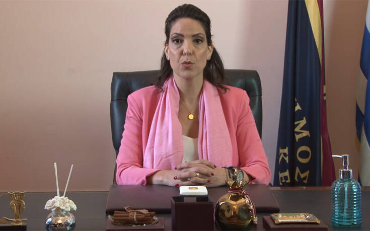 Κορονοϊός: Στην εκκλησία η Δήμαρχος Κέρκυρας - Δικογραφία σε βάρος της και κατά του Μητροπολίτη