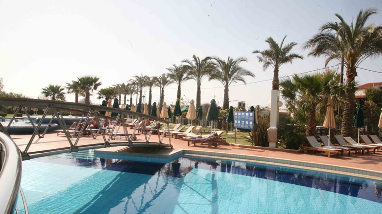 Έτσι θα λειτουργήσουν φέτος τα ξενοδοχεία - Ραντεβού για γεύμα και μπάνιο στην πισίνα