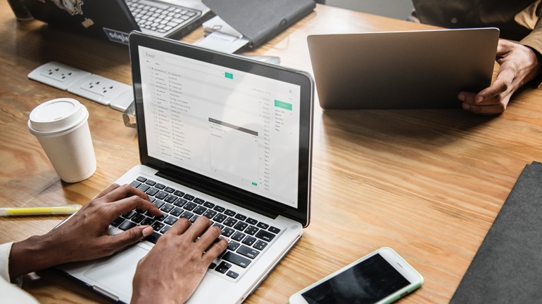 Παρατείνεται έως τις 30 Ιουνίου εξ αποστάσεως εργασίας