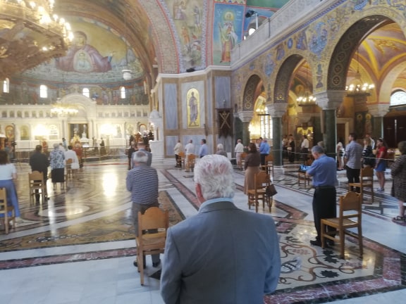Πάτρα: Ανοιξαν οι Εκκλησίες - Λειτουργίες με μέτρα προστασίας - Πιστοί με καρέκλες έξω από τους Ναούς ΦΩΤΟ και ΒΙΝΤΕΟ