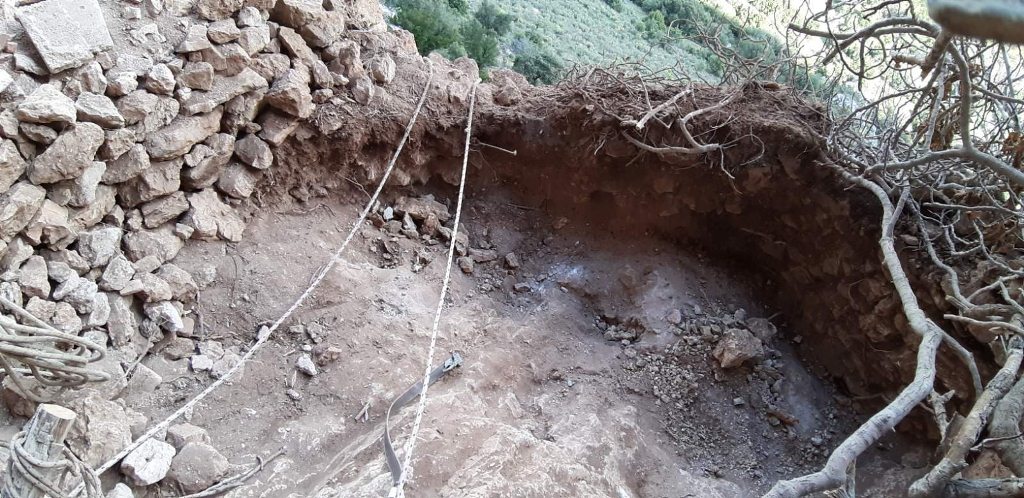 "Ξηλώθηκε" εγκληματική οργάνωση αρχαιοκάπηλων - Έρευνες και συλλήψεις σε Αχαΐα, Κορινθία, Αρκαδία - Πώς δρούσε η σπείρα - ΦΩΤΟ