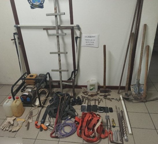 "Ξηλώθηκε" εγκληματική οργάνωση αρχαιοκάπηλων - Έρευνες και συλλήψεις σε Αχαΐα, Κορινθία, Αρκαδία - Πώς δρούσε η σπείρα - ΦΩΤΟ