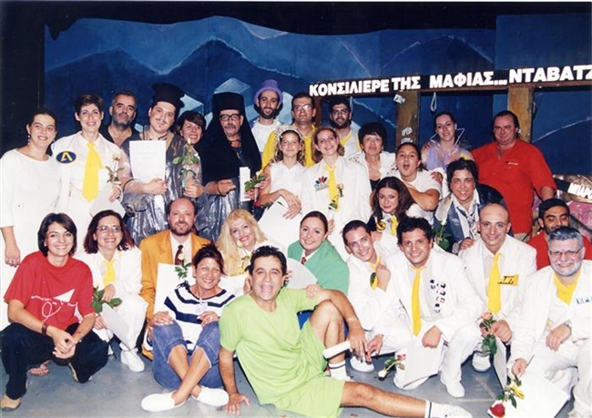 Ρεφενέ: Απόψε η προβολή της παράστασης «Τυπάδες» στο Super B