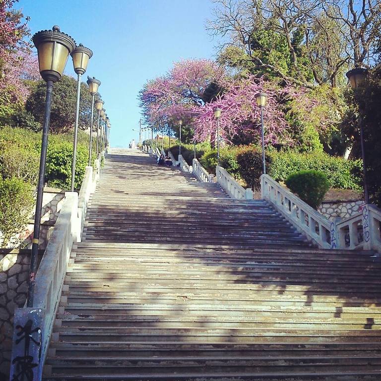 Εργα αποκατάστασης στις εμβληματικές σκάλες της Πάτρας