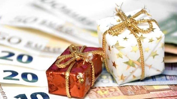 Δώρο Χριστουγέννων - Επίδομα Αδείας: Οι ανατροπές που φέρνει τροπολογία - Τι λένε οι ειδικοί