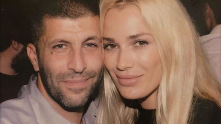 Βικτώρια Καρύδα: Η τούρτα για τον νεκρό σύζυγό της και τα σημειώματα των παιδιών τους - ΦΩΤΟ