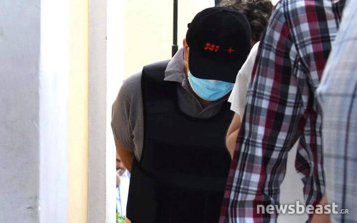 "Μαϊμού" γιατρός: Ενώπιον του ανακριτή ο 47χρονος - Σήμερα δημοσιοποιούνται τα στοιχεία του - ΒΙΝΤΕΟ