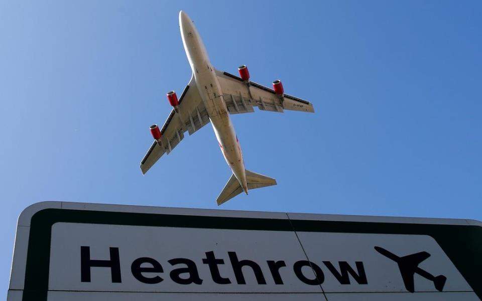 Χωρίς καραντίνα 14 ημερών οι Βρετανοί που θα έρχονται στην Ελλάδα