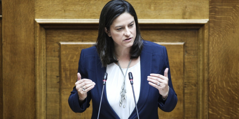 Πανελλήνιες 2020: Το μήνυμα της Νίκης Κεραμέως και οι ευχές στους υποψηφίους