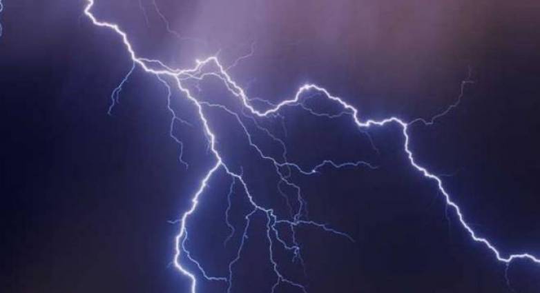 Καιρός: Έρχονται βροχές και καταιγίδες με πολλούς κεραυνούς - ΧΑΡΤΕΣ