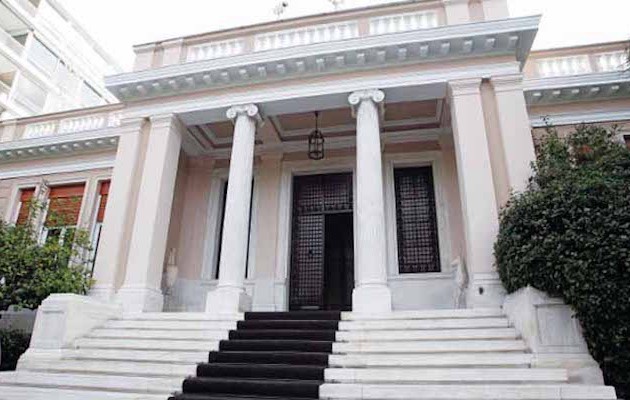 Κυβερνητικές πηγές σε Τσίπρα: Θα βάλει σε καραντίνα τον Παππά ή θα αναλάβει την ευθύνη για το παρακράτος;