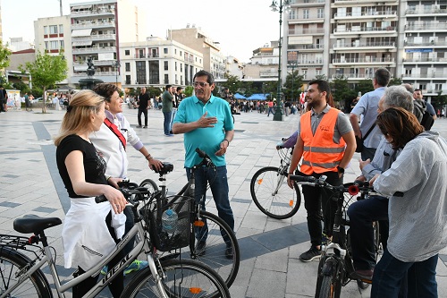 Πάτρα: Ο Δήμαρχος στην εκκίνηση της νυχτερινής ποδηλατάδας - ΦΩΤΟ