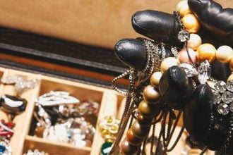 Νέα απάτη στην Πάτρα - Ποια μέθοδο χρησιμοποίησαν οι δράστες και "άρπαξαν" κοσμήματα αξίας 10.000 ευρώ