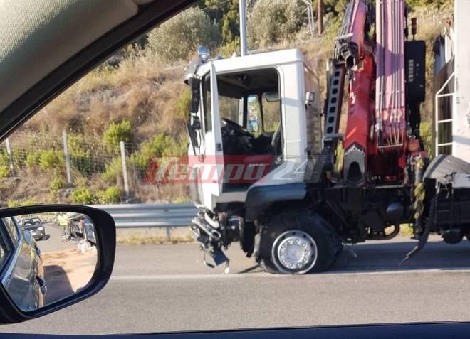 Πατρών-Κορίνθου: Tροχαίο με το "καλημέρα σας" μετά την Ακράτα - Πλαγιομετωπική φορτηγού με βυτιοφόρο (ΦΩΤΟ)