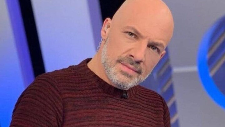 Νίκος Μουτσινάς: Χείμαρρος σε συνέντευξή του - Μιλά για τη διαφορετικότητα και τα ρατσιστικά σχόλια
