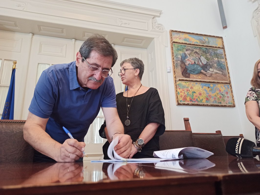 Πάτρα: Υπεγράφη η σύμβαση για το έργο της ποδηλατοδιαδρομής από την Κανελλοπούλου έως την Παπαφλέσσα