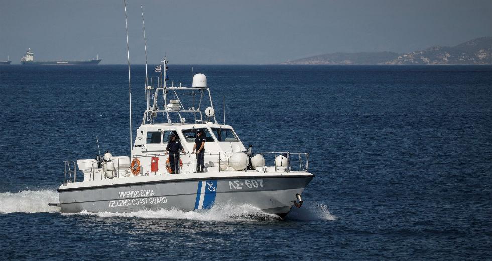 "Ξέμεινε" σκάφος με 5 επιβάτες - Επέμβαση του Λιμενικού