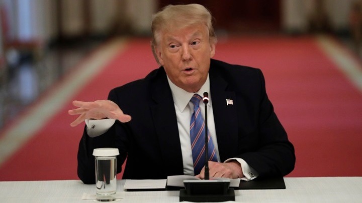 Ο Τραμπ αμφισβητεί νέα δυσμενή δημοσκόπηση