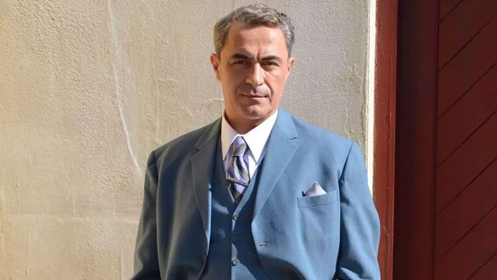 Ο Θανάσης Κουρλαμπάς εξομολογείται: «Έχασα τον πατέρα μου στην τρυφερή ηλικία των 15 ετών»