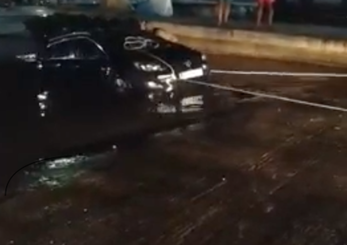 Αραχωβίτικα: Αυτοκίνητο έπεσε στη θάλασσα