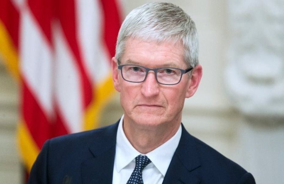 Τιμ Κουκ: Το αφεντικό της Apple έγινε δισεκατομμυριούχος