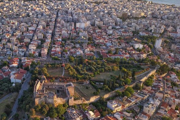 Έρχεται ο ΕΝΦΙΑ : Ραβασάκια με μειώσεις, εκπτώσεις και «κρυφές» αυξήσεις