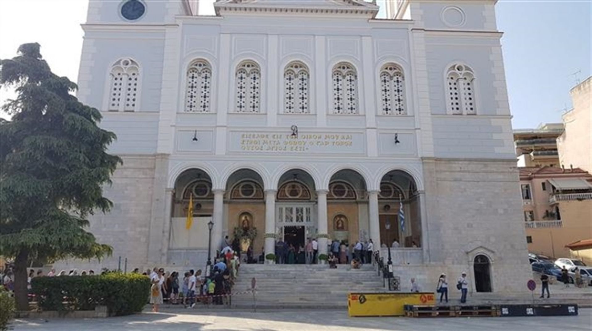 Γιορτάζει ο Ιερός Ναός της Παντάνασσας στην Πάτρα (ΦΩΤΟ)