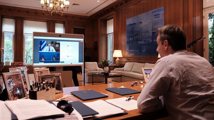 Επικοινωνία Μητσοτάκη - Μέρκελ για το προσφυγικό