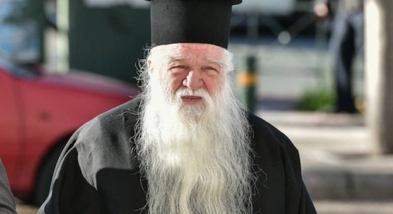 Ο Αμβρόσιος ξαναχτύπησε: "Βλέπει" εμφύλιο στους κόλπους της Εκκλησίας για την μάσκα!