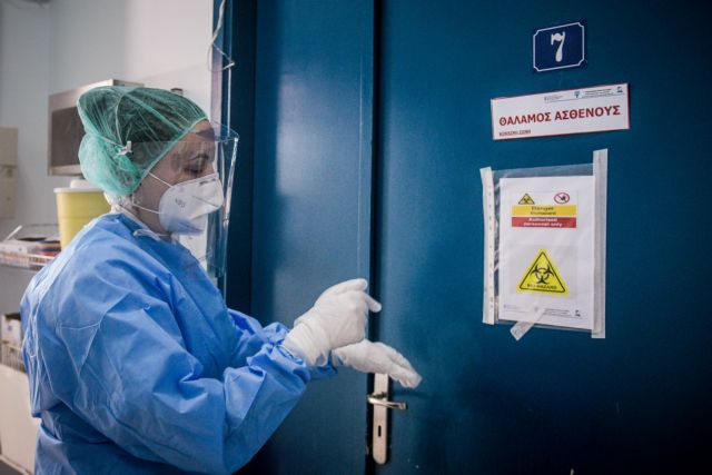 Κορονοϊός: Τρεις οι νεκροί σήμερα - Στα 374 τα θύματα