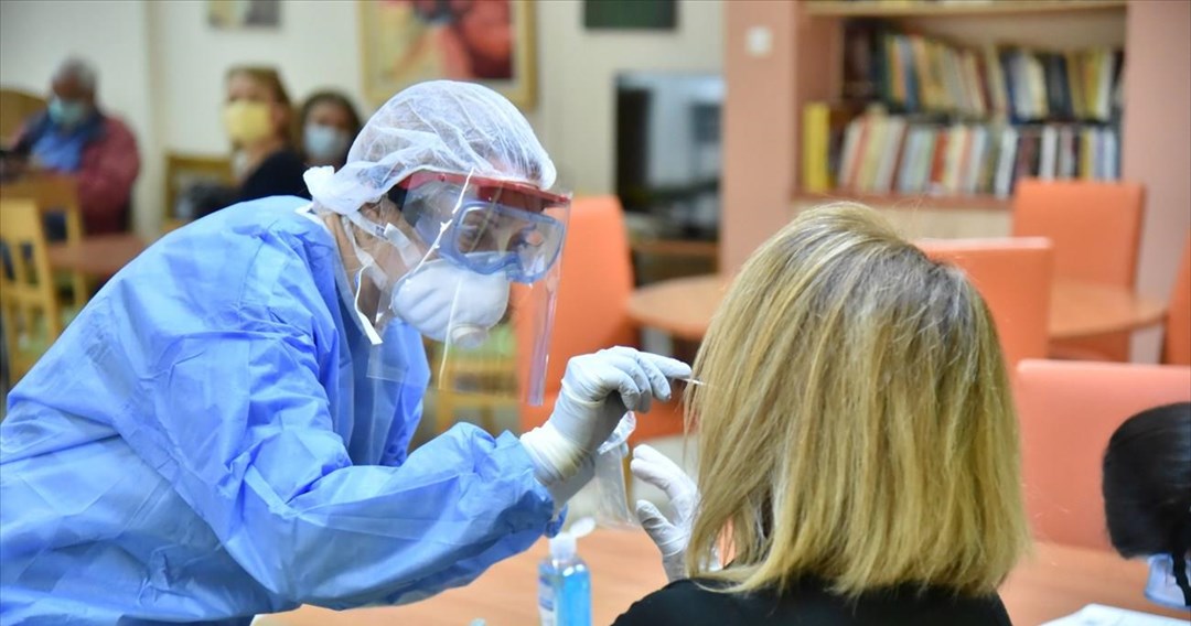 H ΟΛΜΕ ζητά δωρεάν επαναλαμβανόμενα τεστ για τους εκπαιδευτικούς