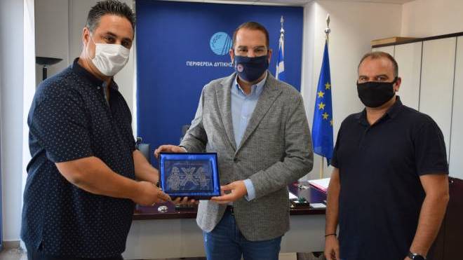 Οι αστυνομικοί της Αχαΐας ευχαρίστησαν τον Νεκτάριο Φαρμάκη για τα νέα περιπολικά