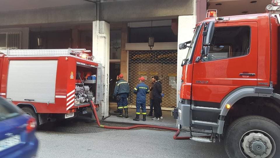 Πάτρα: Kαπνοί σε κατάστημα καλλυντικών κινητοποίησαν την Πυροσβεστική