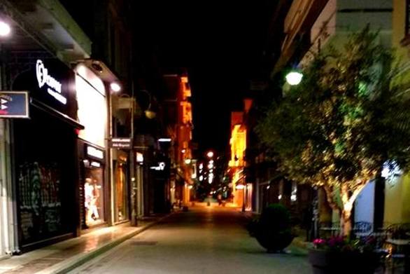 Πάτρα - ΤΩΡΑ: Κλιμάκια "σαρώνουν" τη Ρήγα Φεραίου