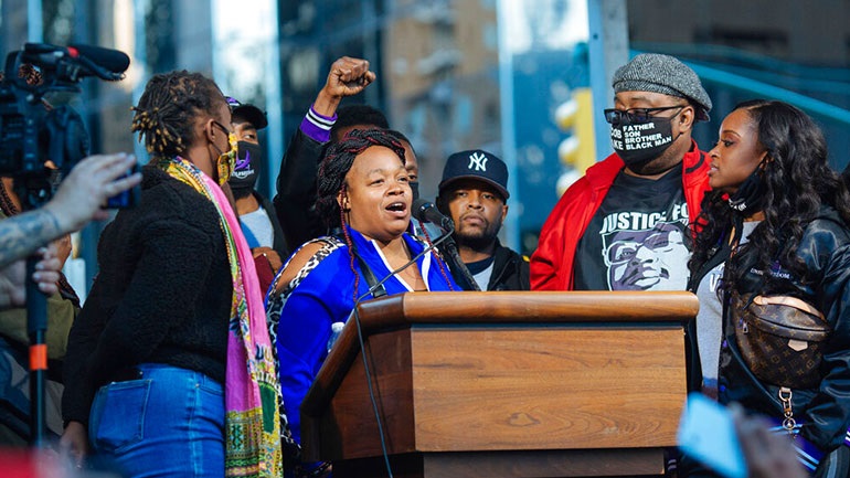 ΗΠΑ: Χιλιάδες γυναίκες διαδηλώνουν κατά του διορισμού της Έιμι Κόνεϊ Μπάρετ στο Ανώτατο Δικαστήριο