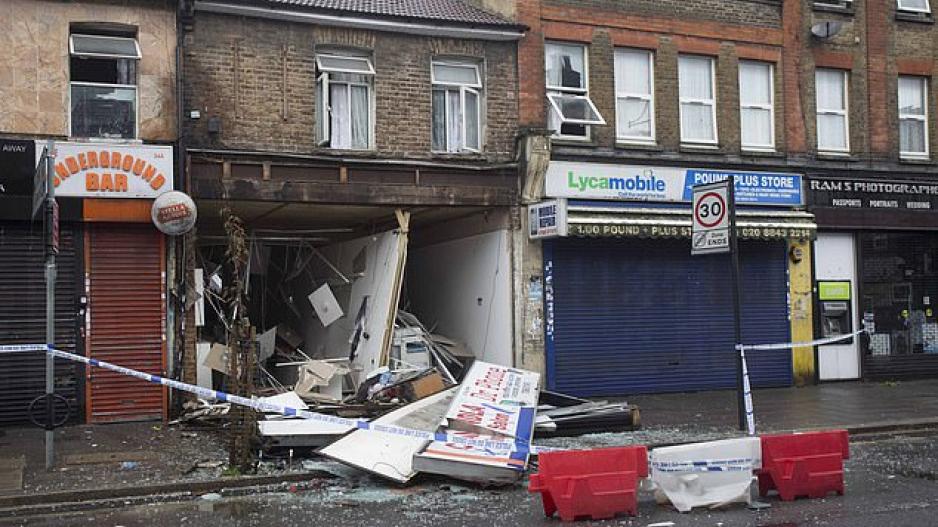 Έκρηξη στο Λονδίνο - Εκφράζονται φόβοι για νεκρούς